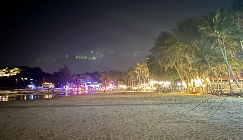 Strand von Koh Phangan bei Nacht