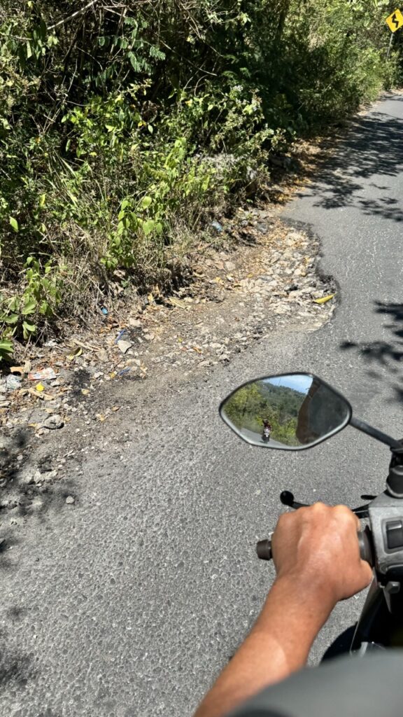 strasse auf nusa penida