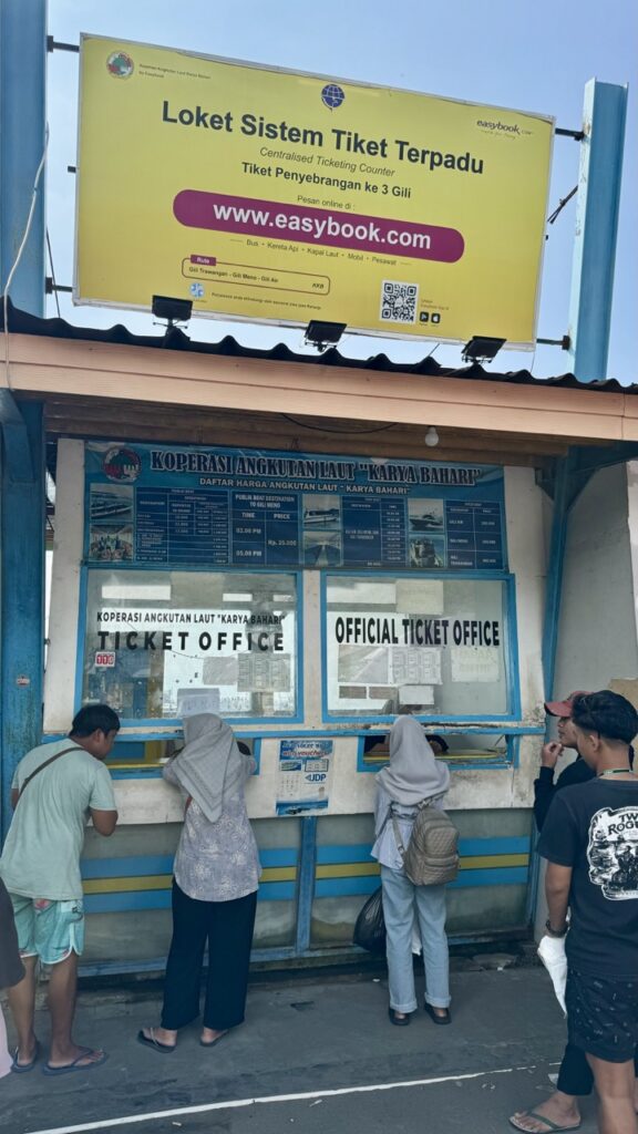 ticket counter public boat