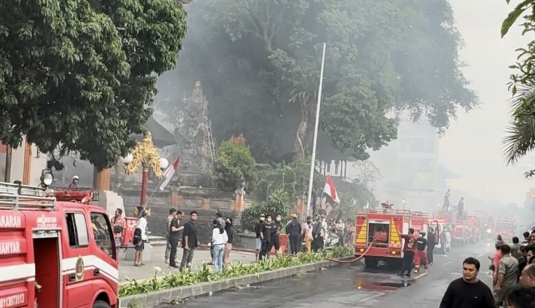 Feuer ubud markthalle