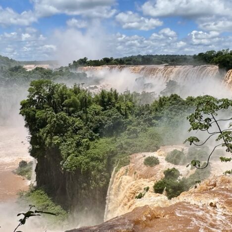 Auf der brasilianische Seite der Iguazú Fälle – ohne in Brasilien zu sein. Offiziell.